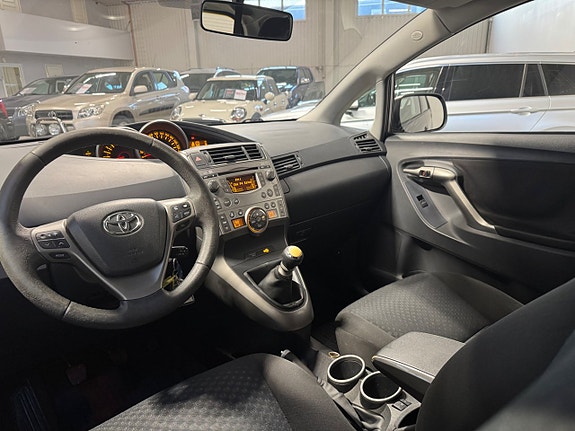 Toyota Verso 10 of 22