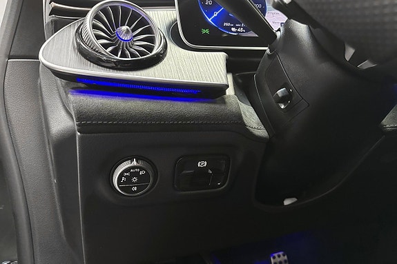 Mercedes-Benz EQE350 14 of 18