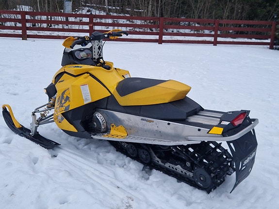 Ski-Doo MXZ 800 x - Nyrenoverad - REPOBJEKT 3 of 4