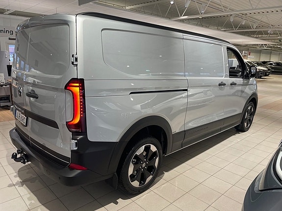 Volkswagen Transporter 2 of 5