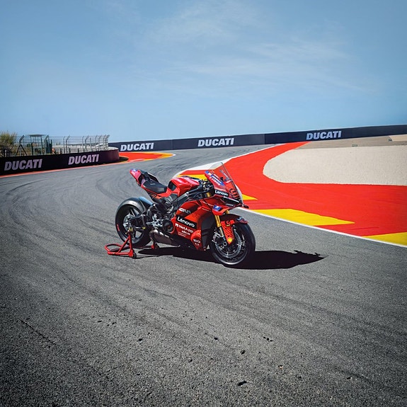 Ducati Panigale V4 Márquez 2025 World Champion Replica 3 of 10