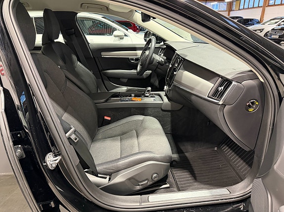 Volvo V90 16 of 27
