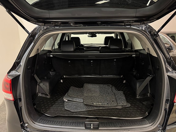 Kia Sorento 9 of 24