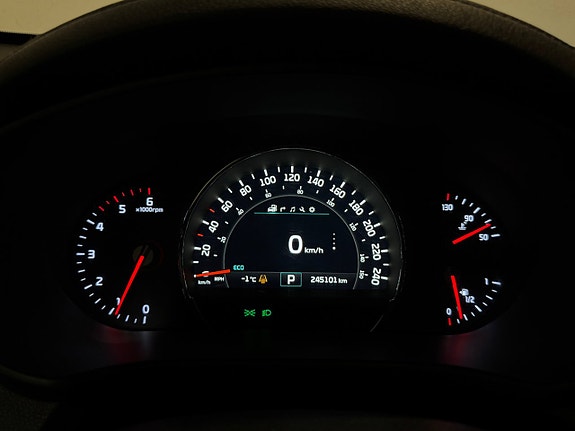 Kia Sorento 16 of 24