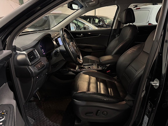 Kia Sorento 12 of 24