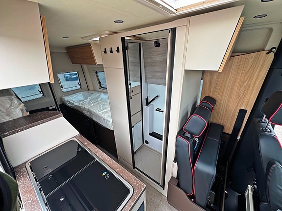 Bürstner Habiton HMX 6.0 4WD, Panorama, 190 hk, FINNS I HALLEN 3 of 17