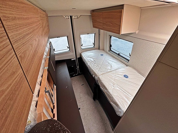 Bürstner Habiton HMX 6.0 4WD, Panorama, 190 hk, FINNS I HALLEN 8 of 17