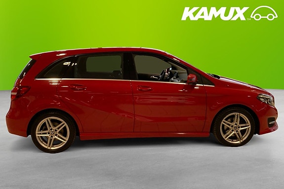 Mercedes-Benz B200 d 2 of 5