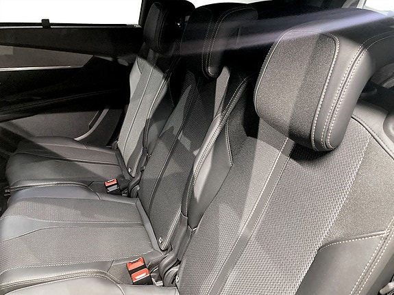 Peugeot 5008 12 of 16