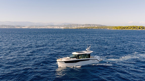 Yamarin Aura Cabin 2x Yamaha F250XSB2 White - Nyhet!