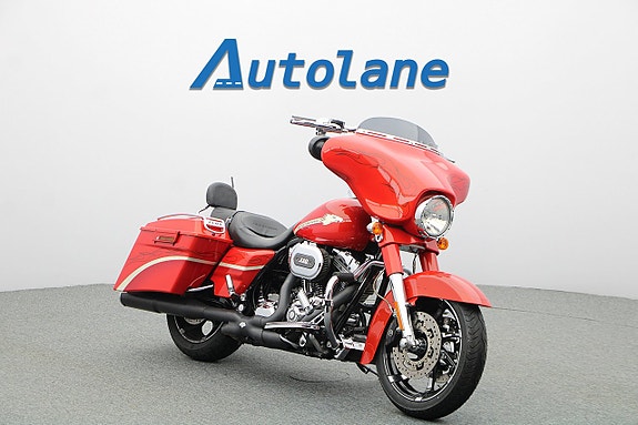 Harley-Davidson CVO Street Glide *Vance & Hines