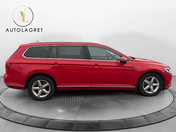 Volkswagen Passat 7 of 15