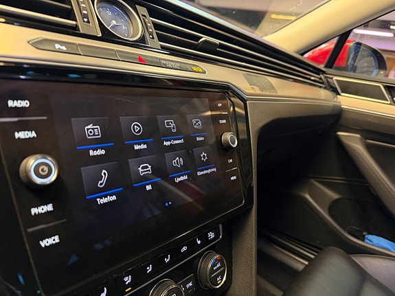 Volkswagen Passat 14 of 15