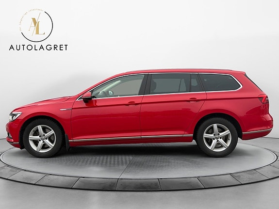 Volkswagen Passat 2 of 5