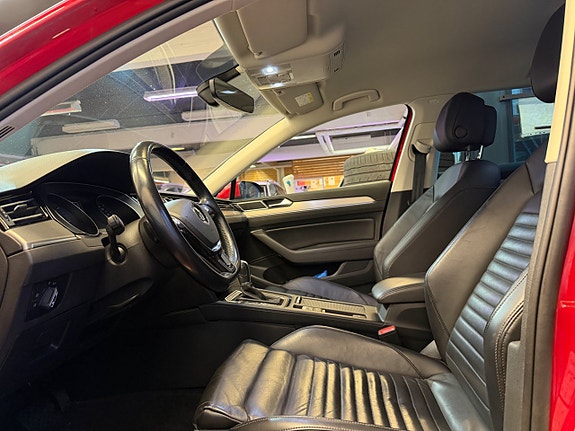 Volkswagen Passat 9 of 15