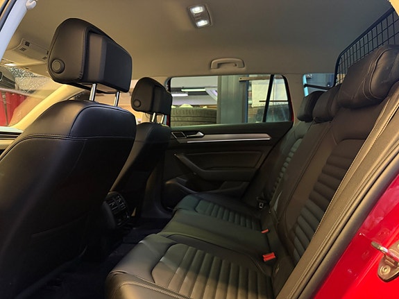 Volkswagen Passat 10 of 15