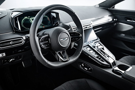 Aston Martin Vantage 13 of 21