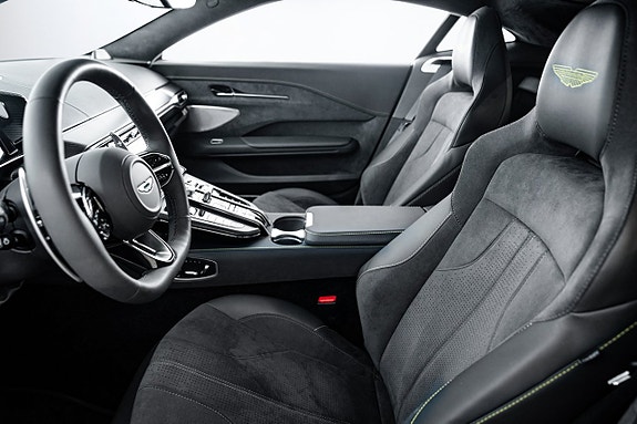 Aston Martin Vantage 12 of 21
