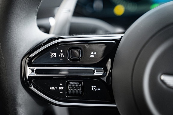 Aston Martin Vantage 20 of 21