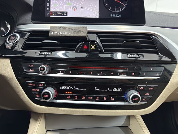 BMW 520d 15 of 18