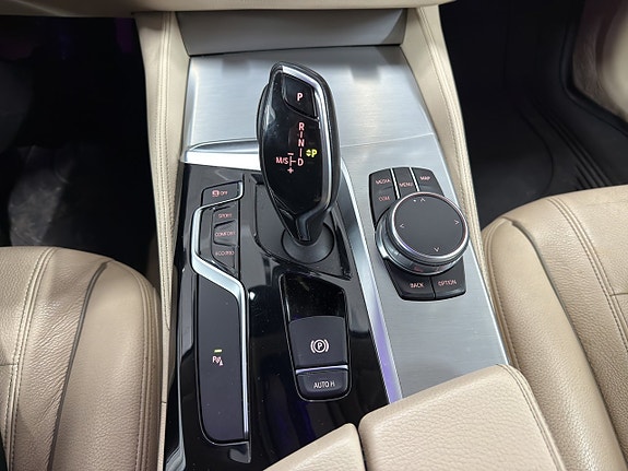 BMW 520d 16 of 18