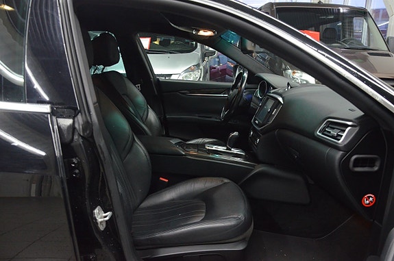 Maserati Ghibli 9 of 16