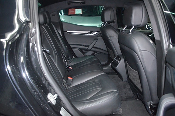 Maserati Ghibli 10 of 16