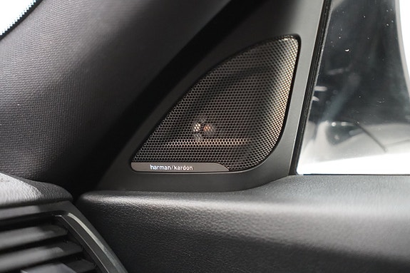 BMW 330d 8 of 21