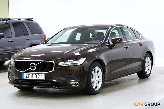 Volvo S90 2 of 24
