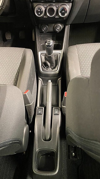 Suzuki Swift 15 of 16