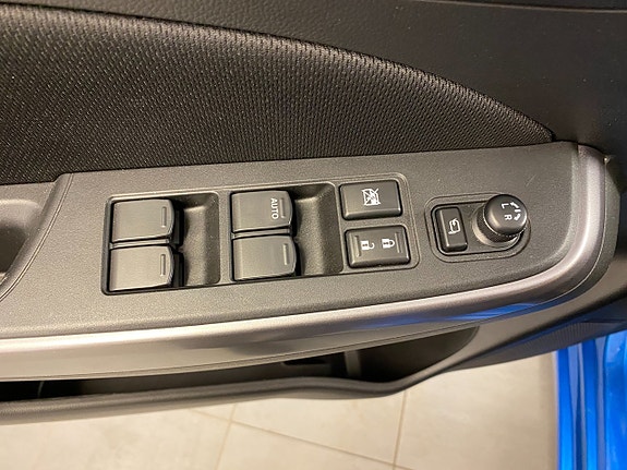 Suzuki Swift 8 of 16