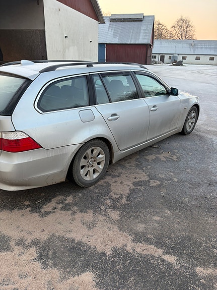 BMW 523i 5 of 5