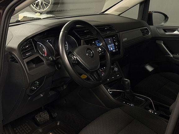 Volkswagen Touran 15 of 26
