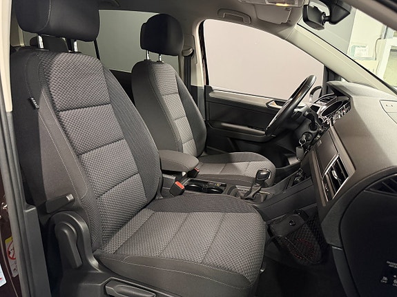Volkswagen Touran 10 of 26