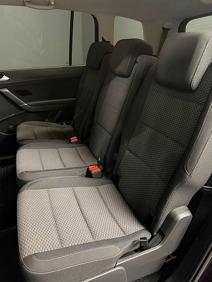 Volkswagen Touran 22 of 26