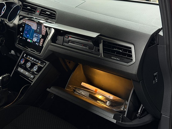 Volkswagen Touran 18 of 26