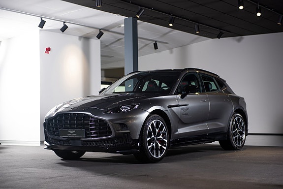 Aston Martin DBX707