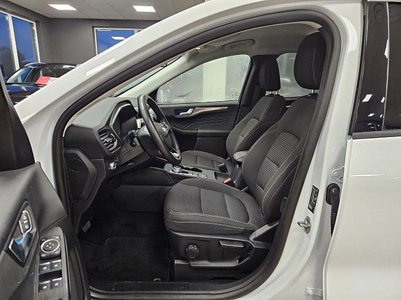 Ford Kuga 13 of 19