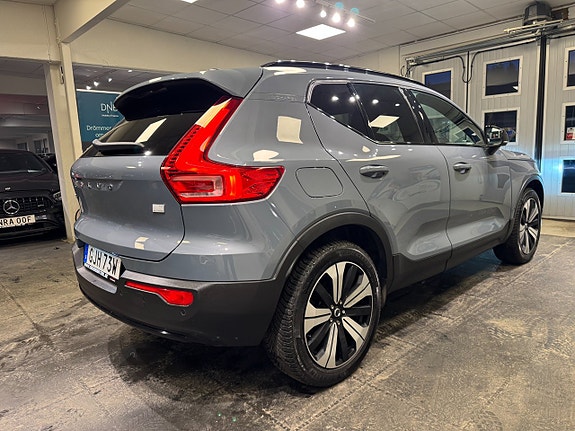 Volvo XC40 4 of 5