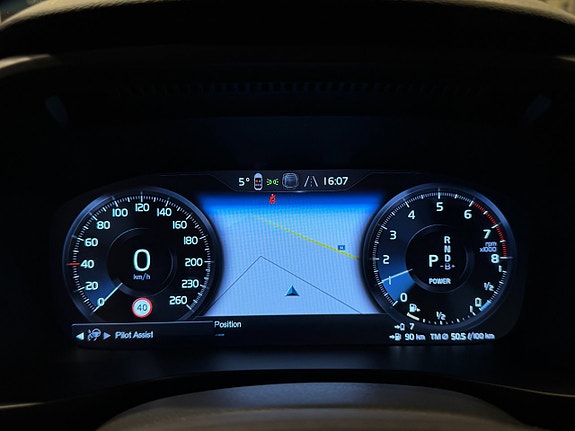 Volvo XC40 11 of 27