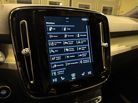 Volvo XC40 12 of 27