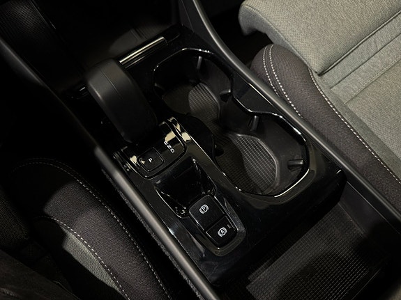 Volvo XC40 17 of 27