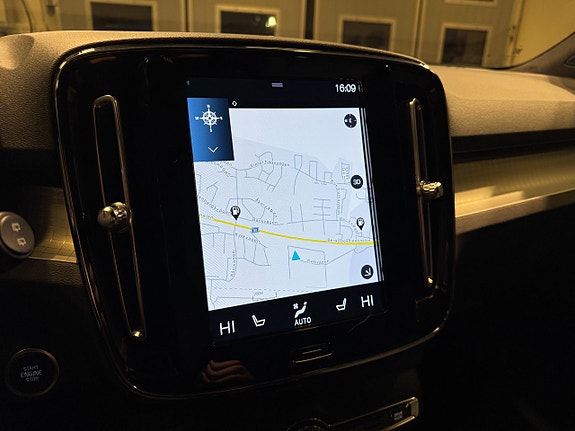 Volvo XC40 16 of 27