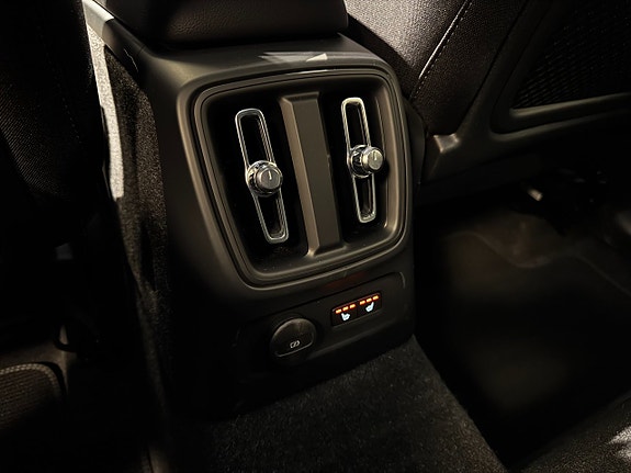 Volvo XC40 21 of 27
