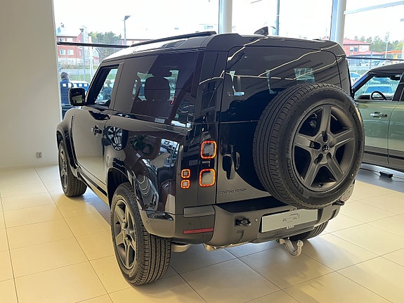 Land Rover Defender 90 3 of 5
