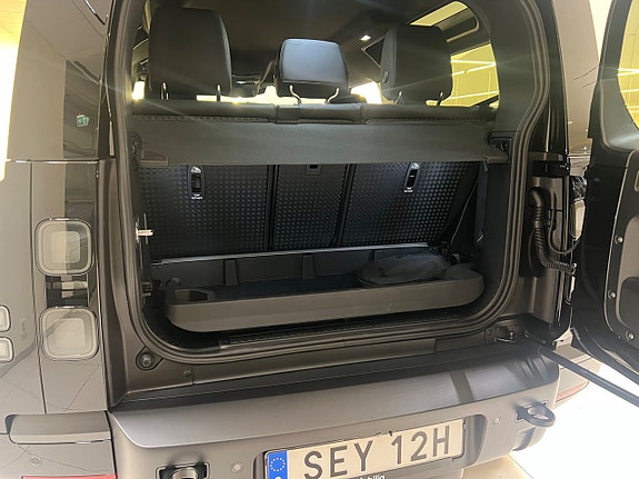 Land Rover Defender 90 14 of 15
