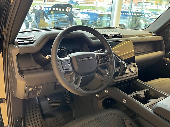 Land Rover Defender 90 15 of 15