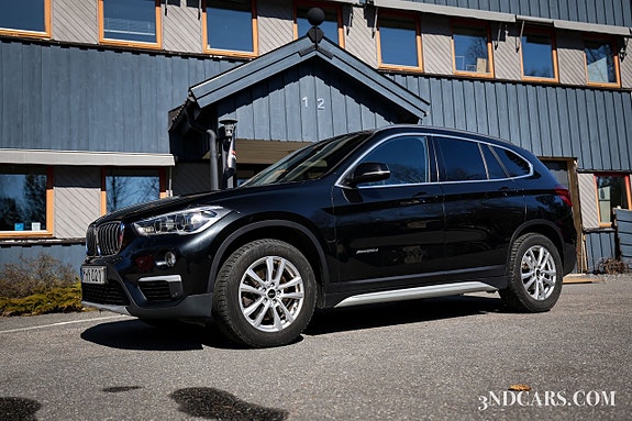 BMW X1 2 of 20