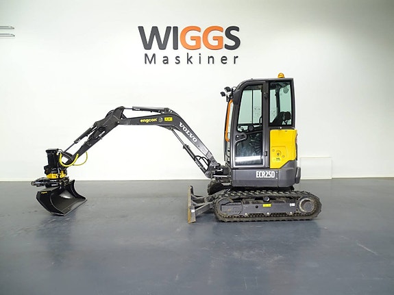 Volvo ECR25D - 22 / Engcon EC204 / Grip / Microprop MIG2
