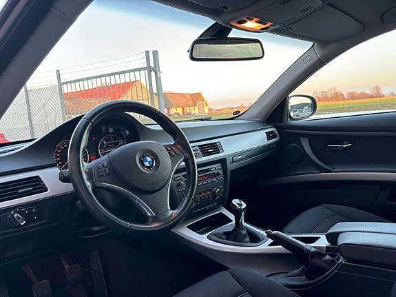 BMW 320 8 of 27